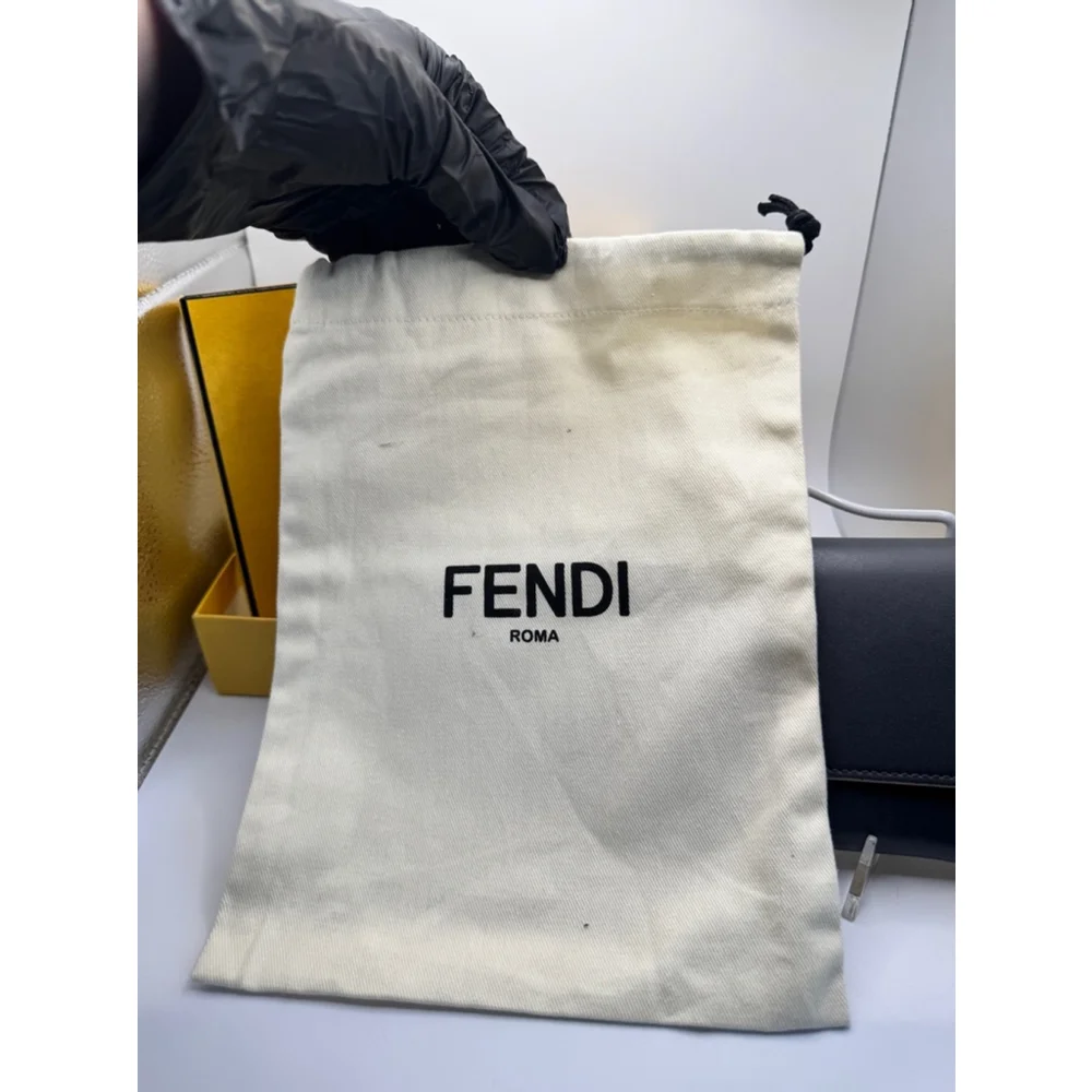 FENDI pink and grey wallet - Picture 3 of 11